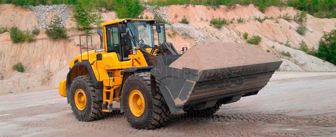 4-in-1 Multi-Purpose Buckets